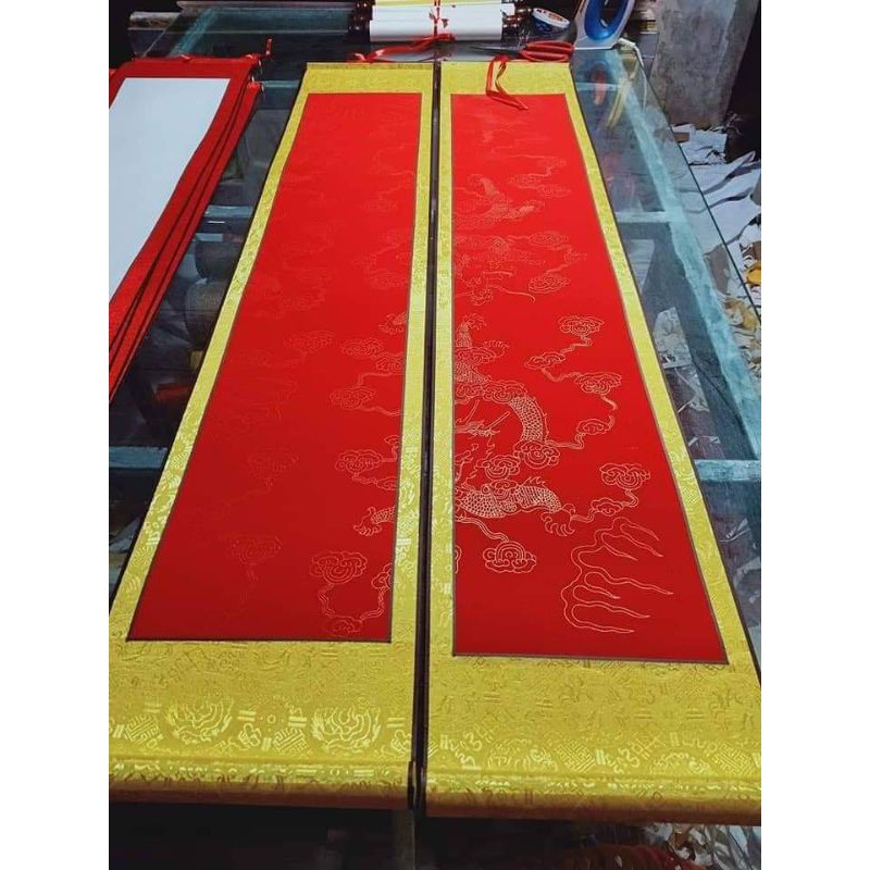 Biểu viết câu đối bo lụa